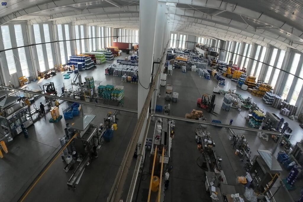 Warehouse & Export Loading
BAKLUCK lubricant manufacturing facility
